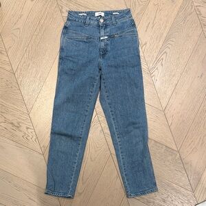 Closed Women’s Peddle Pusher Jeans in Medium Blue Wash